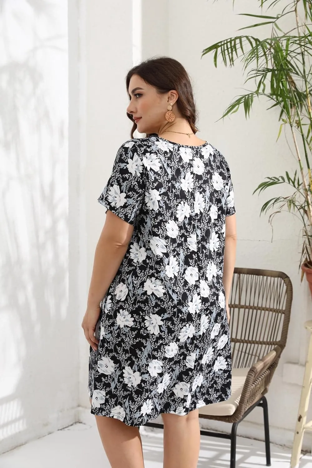 HBEYYTO Women's Plus Size Short Sleeve Loose Dress Casual Swing T Shirt Dresses with Pockets (XL-5XL)