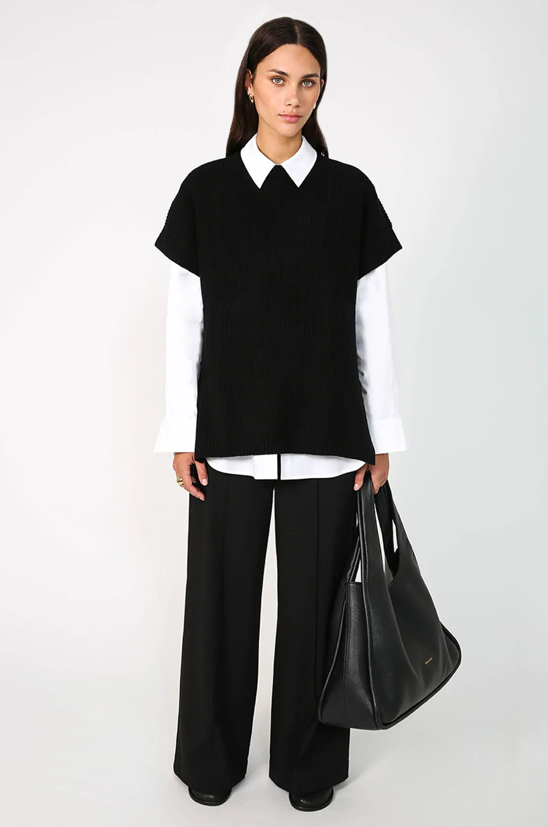 upbeat vest / black