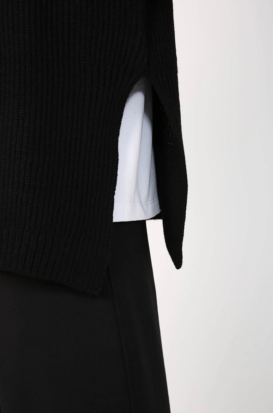 upbeat vest / black