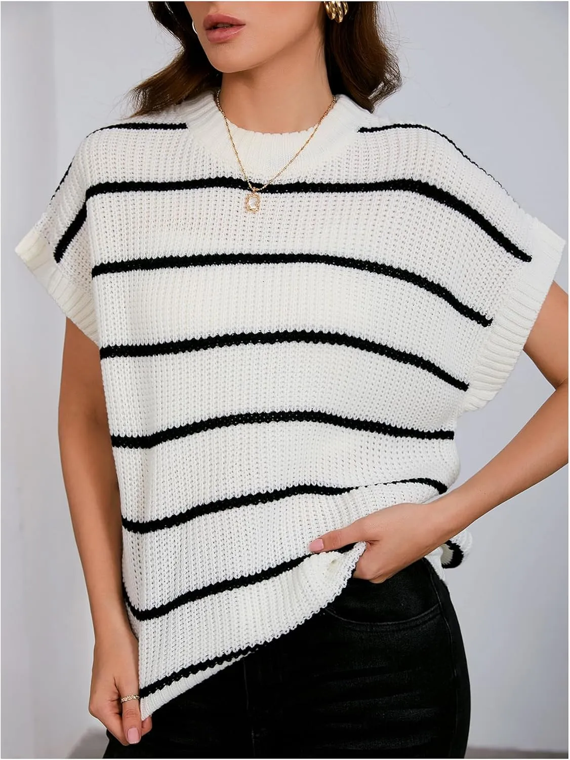 Verdusa Women's Striped Short Sleeve Sweater Cap Sleeve Crewneck Casual Knit Tops Sweater Vest