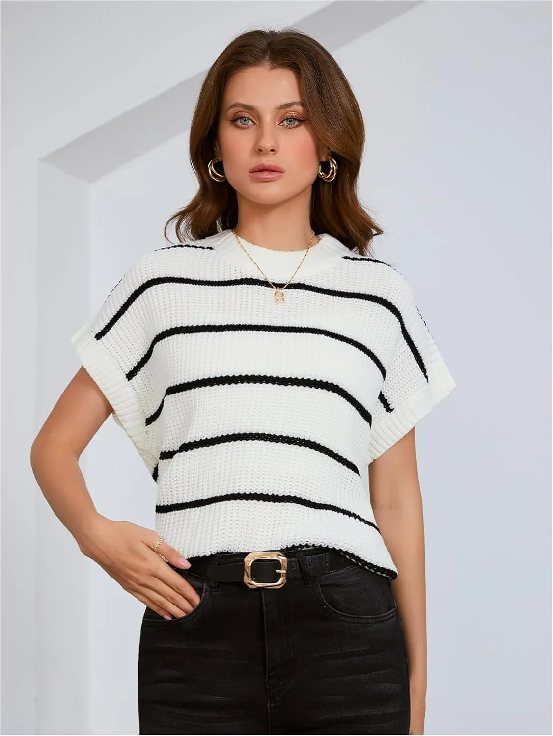 Verdusa Women's Striped Short Sleeve Sweater Cap Sleeve Crewneck Casual Knit Tops Sweater Vest