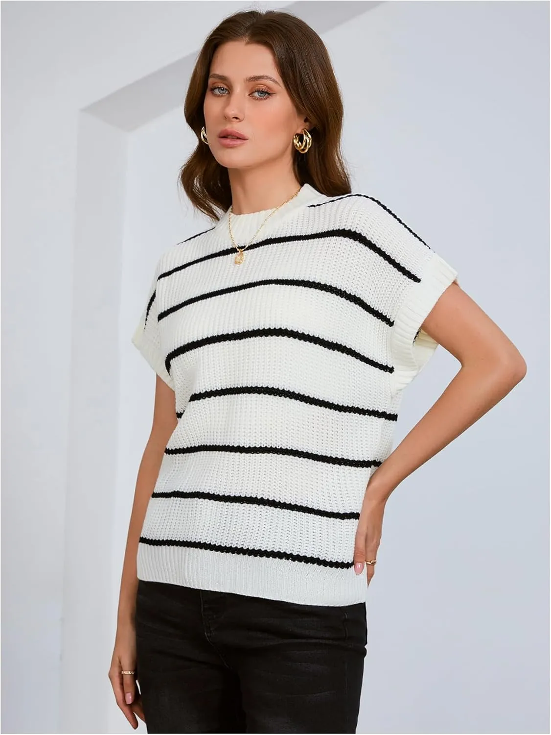 Verdusa Women's Striped Short Sleeve Sweater Cap Sleeve Crewneck Casual Knit Tops Sweater Vest