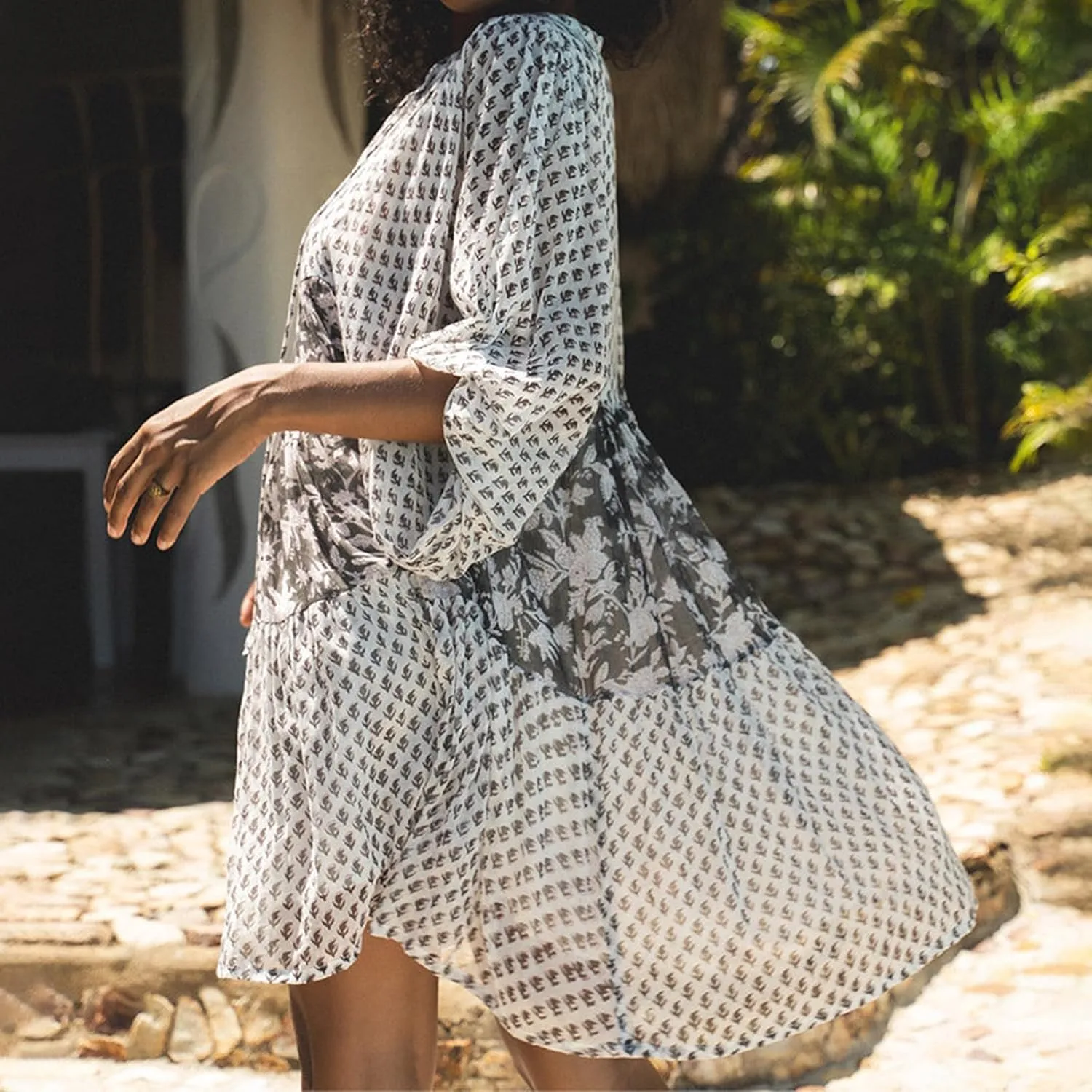 Women's Floral Flowy Dress Flared Sleeve V Neck Swing A-line Mini Boho Ruffle Summer Casual Beach Sundress