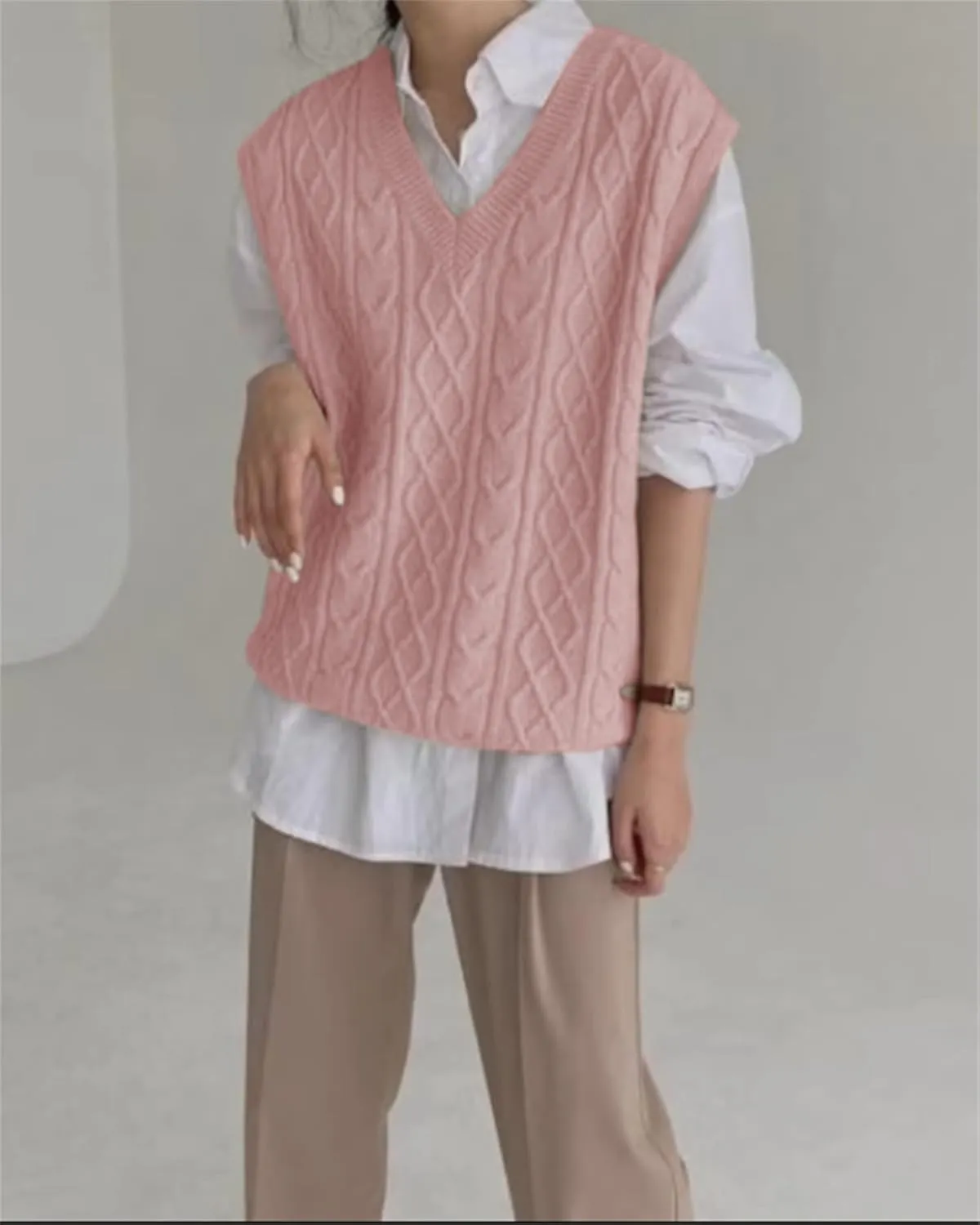 Women's V Neck Sweater Vest Oversized Sleeveless Loose Knit Tops Cable Sleeveless Sweater